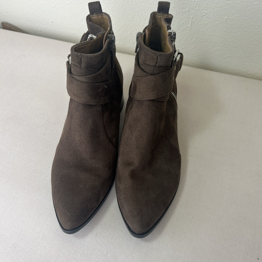 Nine West Dahila 2 Chocolate Brown Faux Suede Pointed Toe Moto Ankle Boots 8M - Picture 2 of 8